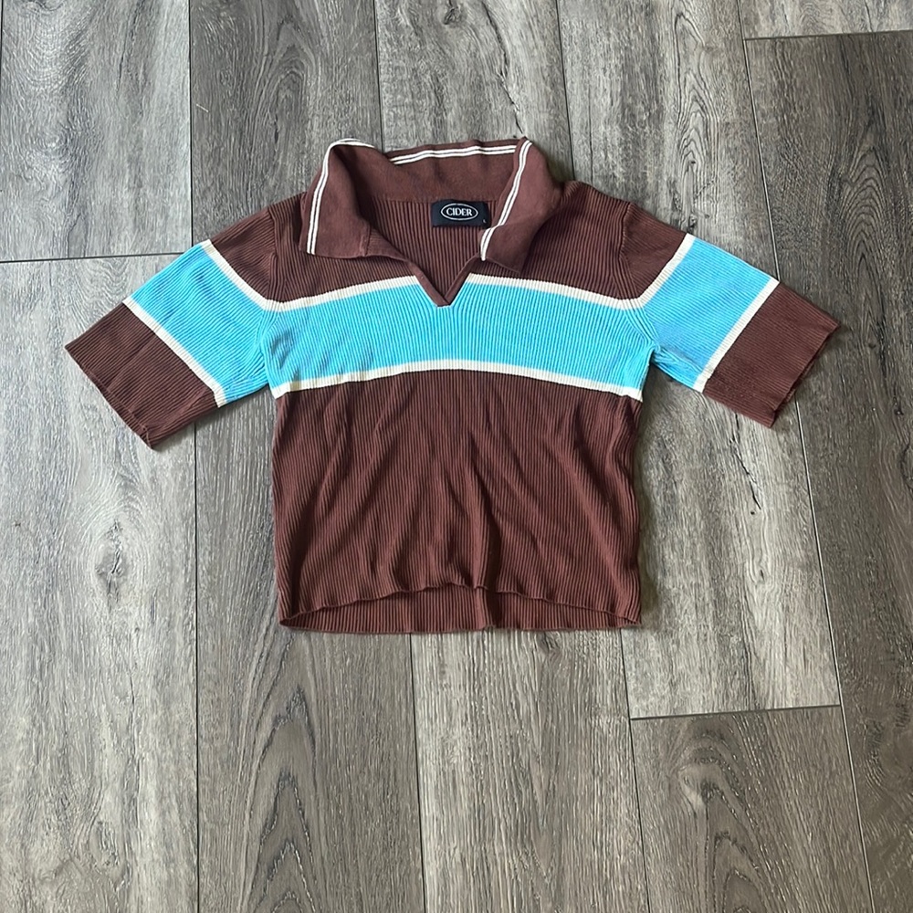 Trendy Y2K Collared Crop Top